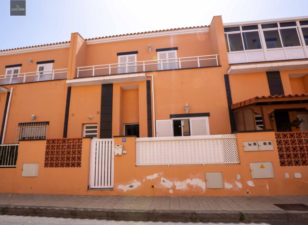 chalet-adosado-en-venta-en-calle-el-barbusano-11-big-1