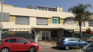 Chalet adosado en venta en calle Garabato