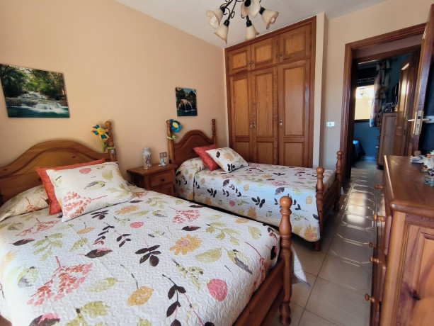 chalet-adosado-en-venta-en-guajara-big-22