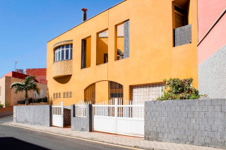 Chalet adosado en venta en calle Huelva