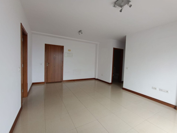 piso-en-venta-en-calle-gorvorana-23-big-0