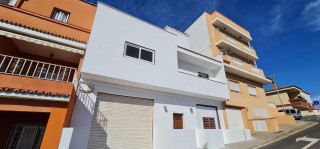 Chalet adosado en venta en calle tacoronte