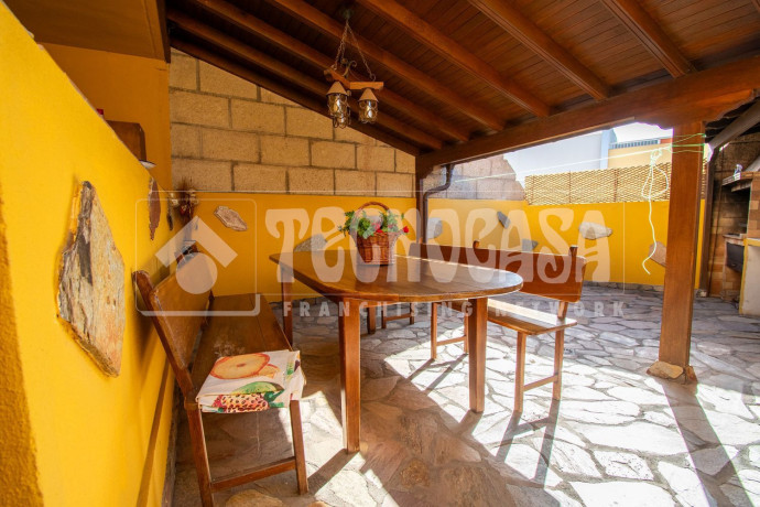 chalet-adosado-en-venta-en-unamuno-big-21