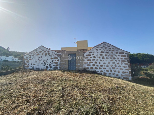 casa-rural-en-venta-en-granadilla-big-1