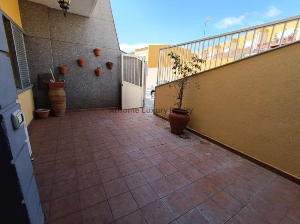 chalet-adosado-en-venta-en-san-isidro-big-20