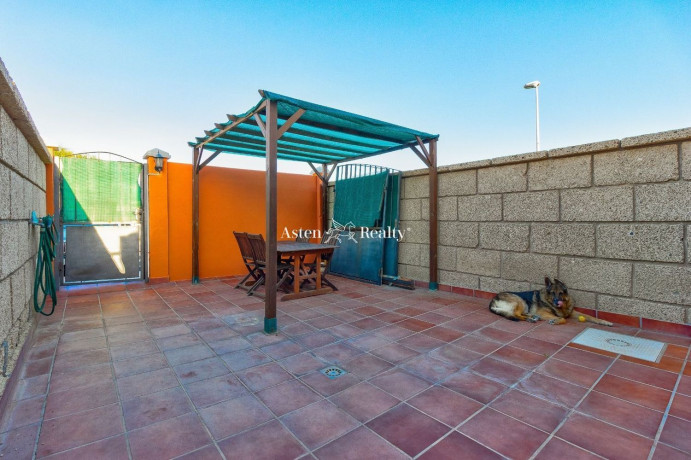 chalet-adosado-en-venta-en-urb-la-tejita-2-el-medano-big-16