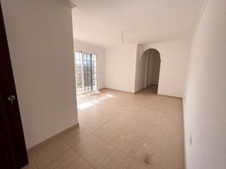 Piso en venta en calle La Tosca, 61