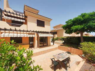 Chalet pareado en venta en calle Bejeque