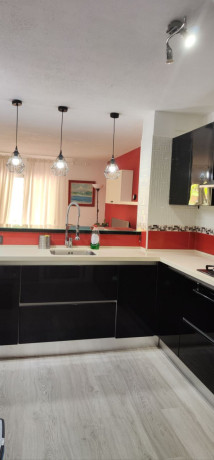 chalet-adosado-en-venta-en-avenida-8-marzo-9-big-2