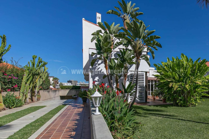 casa-o-chalet-independiente-en-venta-en-distrito-botanico-big-2