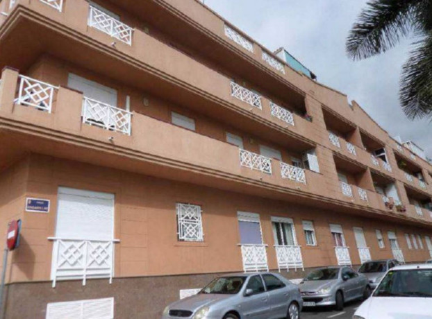 piso-en-venta-en-urb-c-el-roblon-valle-san-lorenzo-big-0