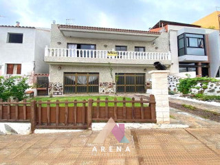 Chalet adosado en venta en avenida Agrupación Musical Isorana, 29