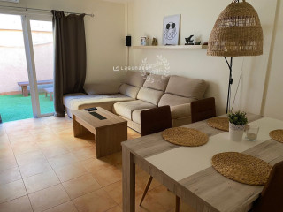 Chalet adosado en venta en calle Princesa Ifara