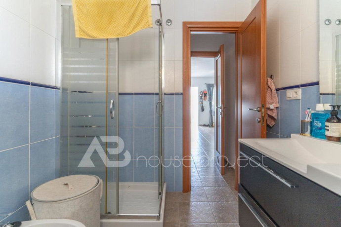 chalet-adosado-en-venta-en-los-abrigos-big-23