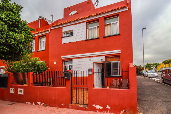 chalet-adosado-en-venta-en-calle-pedro-garcia-cabrera-48-52-big-3