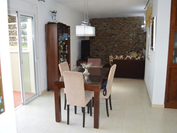 chalet-adosado-en-venta-en-c-alcalde-pedro-acevedo-bisshopp-big-3