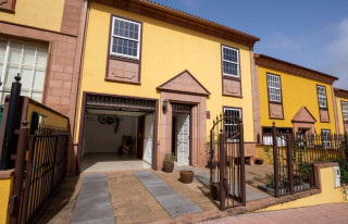 Chalet adosado en venta en calle los Gofiones, 1