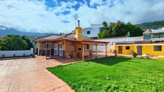 Casa o chalet independiente en venta en calle viñas, 36