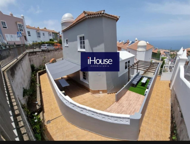 chalet-adosado-en-venta-en-centro-big-0