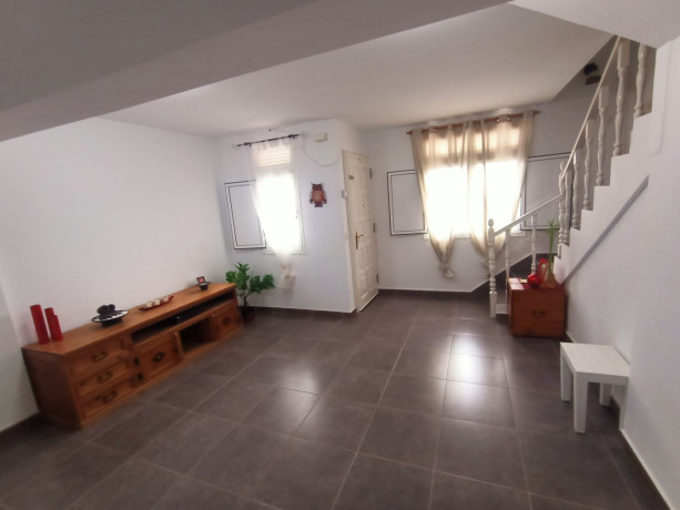 chalet-adosado-en-venta-en-teresa-de-calcuta-big-2