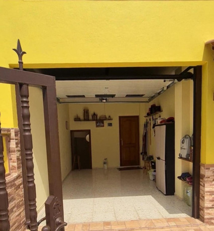 chalet-adosado-en-venta-en-centro-big-1