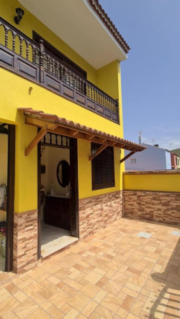 chalet-adosado-en-venta-en-centro-big-2