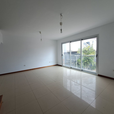 duplex-en-venta-en-calle-la-gorvorana-big-2